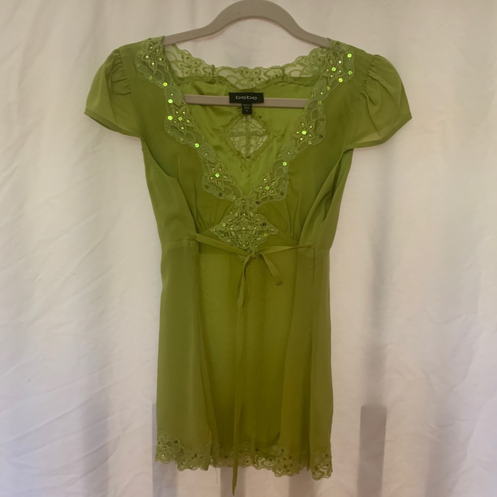 bebe Medium Top
